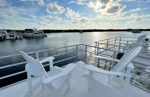 Tavernier Boat Rental | Aqua Lodge Houseboat "Tarpon"