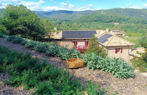 Gravieres Cottage | Aqua Terra Silva: Gîte Mauve on the Chassezac