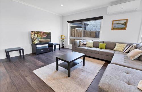 Eagle Point House | Aqua Views