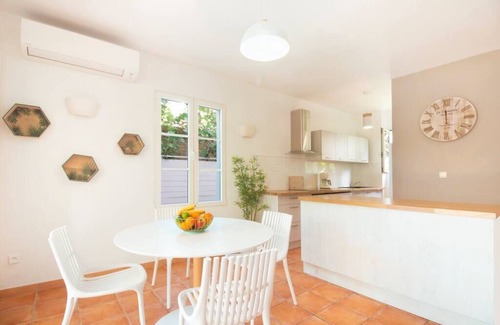 Maho House | Aquamarine, 2 bedroom beach house and private pool!