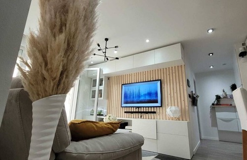 Corbeil-Essonnes Apartment | Aquarelle Home