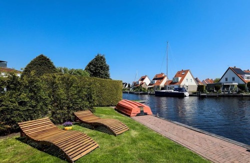 Lemmer House | Aquaronde 110 Comfortable holiday residence
