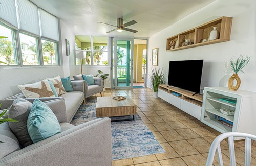 Bajura Condo | AquaVista Beachfront 3BD 2BA w/Private Balcony Overlooking Pool with Ocean View
