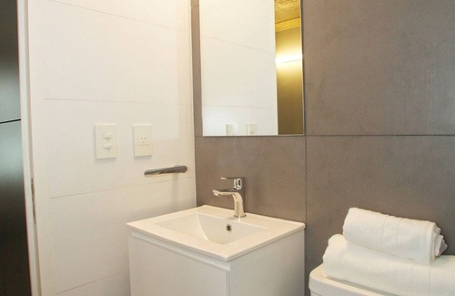 Belgrano House | "Your Temporary Home in the City: Comfortable and Centrally Located Apartment"