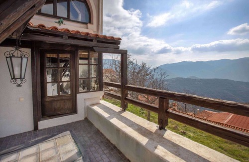 Arachova Apartment | Arachova Nest in the Village by GHH