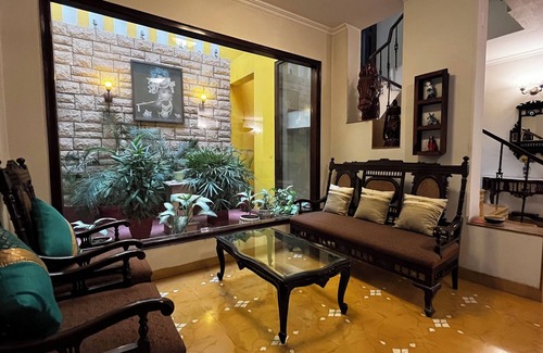 DLF Phase 3 House | Aradhay Villa- Charming 3 BR house with WiFi and AC in gorgeous Gurugram