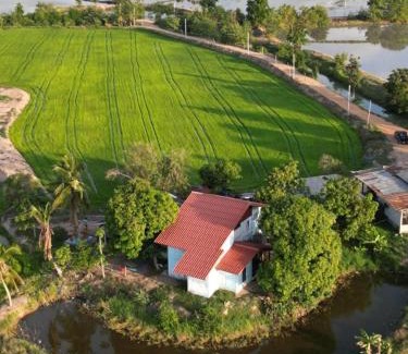 Banphot Phisai Villa | Aran Hostel & Cafe Nakorn Sawan