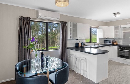 Ramarama House | Ararimu Holidays - Drury Holiday Home