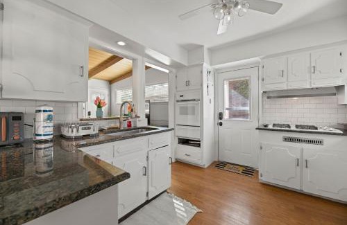 Dallas House | Arboretum Retreat