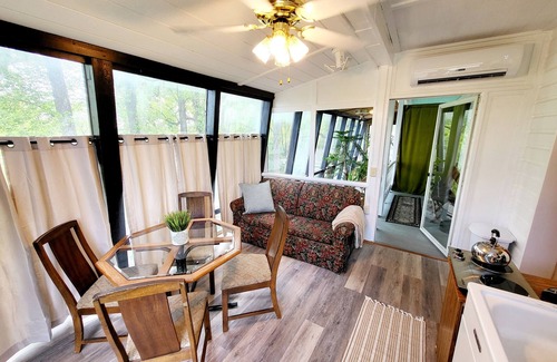 Frederick Apartment | Arboretum Suite in the historic Manor House!