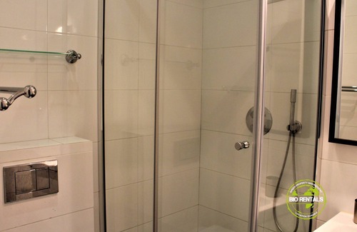 Quartier de la Plaine-de-Monceaux Apartment | Arc de Triomphe-Wagram 48sqm available for the Olympic games, access by metro
