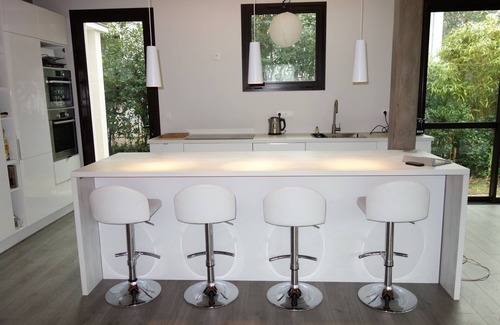 Arcachon Villa | Arcachon architect-designed villa, 210 m2, heated pool in season, walking distance to beach.