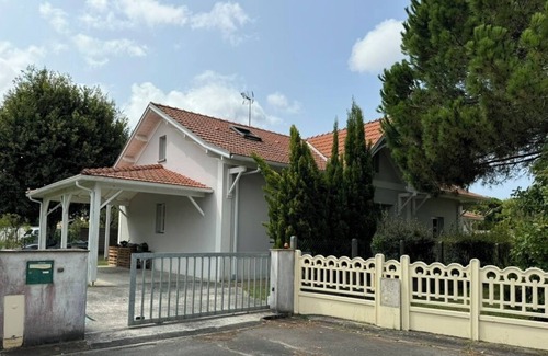 Gujan-Mestras Villa | Arcachon Style Modern Villa for up to 12 people