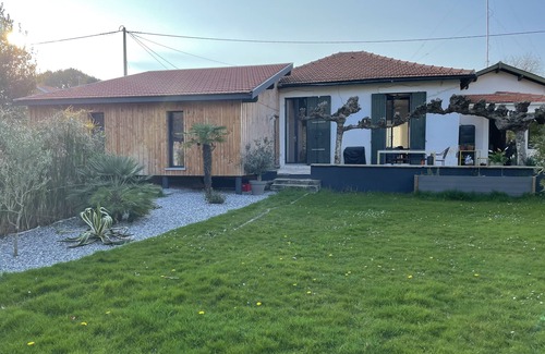 Taussat House | Arcachonnaise Rénovée à 2 Minutes à Pied de la Plage, Dans un Espace Verdoyant