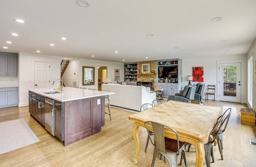 Little Kowaliga House | 'Arcade Cove' - Renovated Lake Martin Home w/Dock