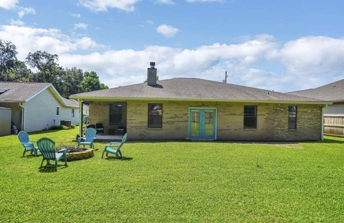 Wright House | Arcade Escape: Ping Pong, Grill, 6 Miles to Beach
