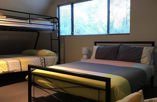 Margaret River Ski Chalet | ARCADIA 7 - Chalet in the town centre