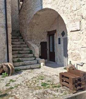 Calascio House | Arcem