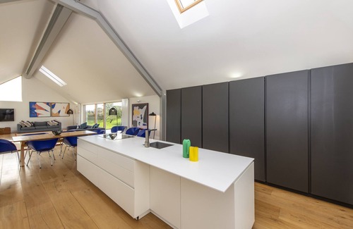 Westhill House | Architect Designed LodgenReconnect with nature at this unforgettable escape