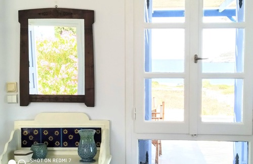 Antiparos House | Architect's summer house a few walking meters from the beach