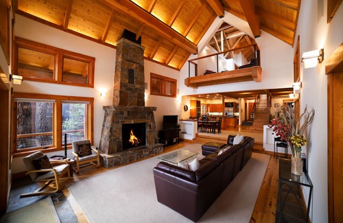Truckee House | Architectural Beauty with Views, Steps to The Lake and Piers