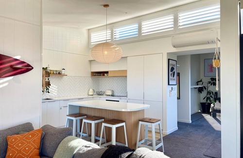 St. Clair Apartment | Architectural home with stunning sea views in St Clair