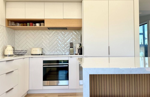 St. Clair Apartment | Architectural home with stunning sea views in St Clair