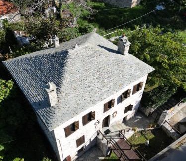 Vizitsa House | Archontiko Michael since 1868