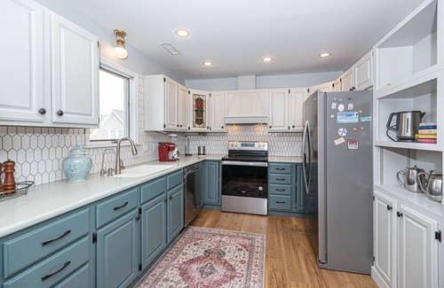 Little Salisbury House | Arctic Ave House: Sunny and bright beautiful 4 Bedroom 3 Full bathroom single home walking distance to the beach, Free WiFi, linens included. Remodel just in couple month. Great location, walk in to restaurants, coffee shop, Acme grocery store, Kids