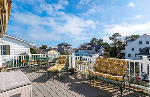 Little Salisbury House | Arctic Ave House: Sunny and bright beautiful 4 Bedroom 3 Full bathroom single home walking distance to the beach, Free WiFi, linens included. Remodel just in couple month. Great location, walk in to restaurants, coffee shop, Acme grocery store, Kids