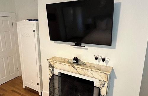 Mount Vernon Cottage | Arden CottagenCharming 1-bedroom in delightful Belgrade Lakes/AC. Lake access