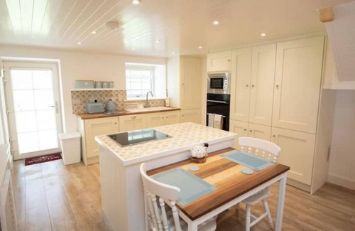 Clonakilty Cottage | Ardnavaha House Poolside Cottage 6nn