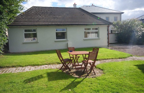 Killarney Apartment | Ardree House, Garden Mews Apt. Only 3 Min Walk to Town Centre.