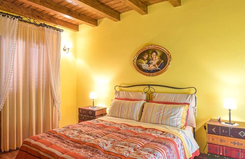 Ferla House | Are you dreaming of a relaxing vacation in a Sicilian village? Then this charming vacation home with