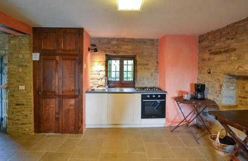 San Giustino House | Are you looking for a family-friendly vacation home? Then this country house with pool and a large p