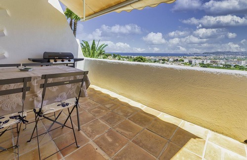 Javea Apartment | Are you looking for something unique for your well-deserved holiday? An exceptional holiday home? Then this is your ideal holiday destination… .
