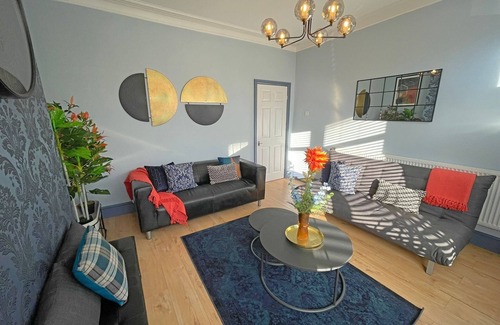Sheffield House | Arena House - Sleeps 6