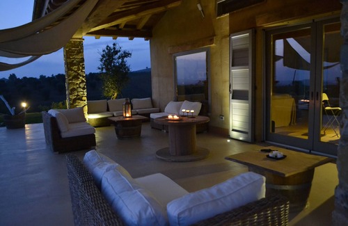 Manciano Villa | Argillosacountryhouse Modern stylished villa uphill with unforgettable views