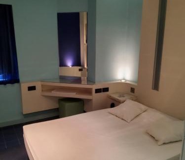 Skaramangas Hotel | Argo