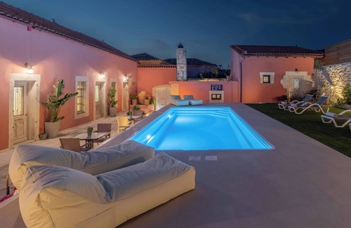 Archanes Apartment | Arhontiko Arhanes Anna Suite - Escapade with Pool