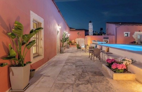 Archanes Apartment | Arhontiko Arhanes Eleni Suite - Getaway with Pool