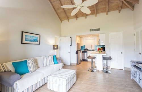 West End Apartment | ARIBA - stylish condo w/ocean views, walk to beach & restaurants in Long Bay