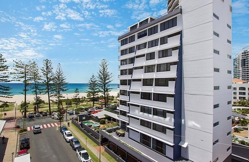 Coolangatta Apartment | Aries Unit 5 - Beachfront Central Coolangatta