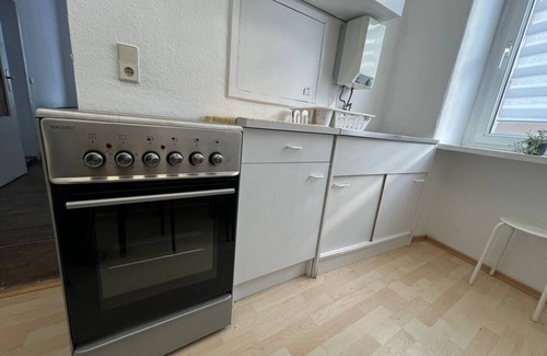 Zeitz Apartment | AriProp Berlin Style Workers’ flat–private Parking