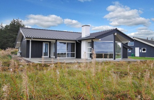 Trend House | "Arisa" - 100m to the fjord by Interhome