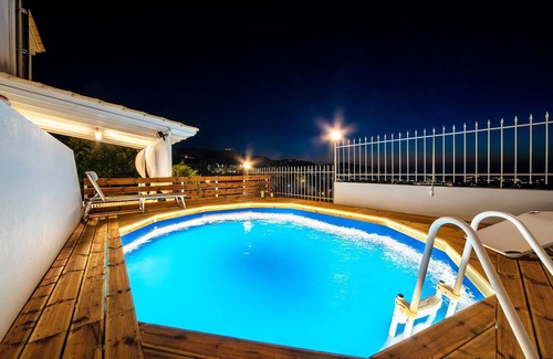 Agia Pelagia Apartment | ARISMARI Garden - Apartment with a beautiful BBQ garden.