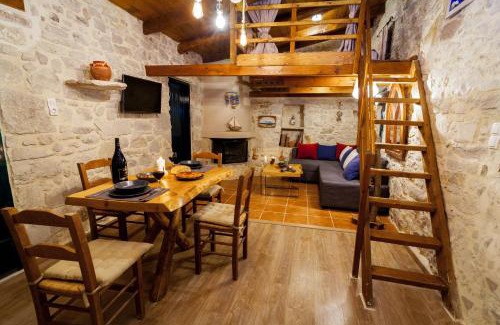 Plouti House | ARISTIDIS'S PLOUTI MOIRES