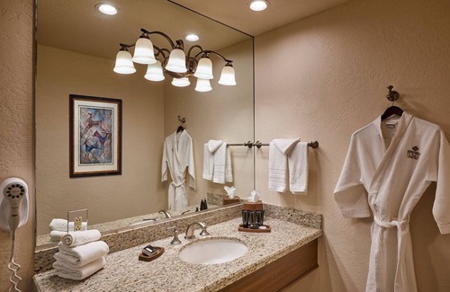 South Scottsdale Resort | Arizona Like it should be! 2 Modern Units, Free Parking, Five Onsite Pools!