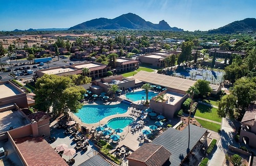 South Scottsdale Resort | Arizona Like it should be! 2 Modern Units, Free Parking, Five Onsite Pools!