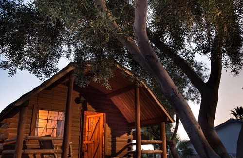 Ehrenberg Cabin | Arizona Oasis Rustic Cabin Rental Sleeps 4